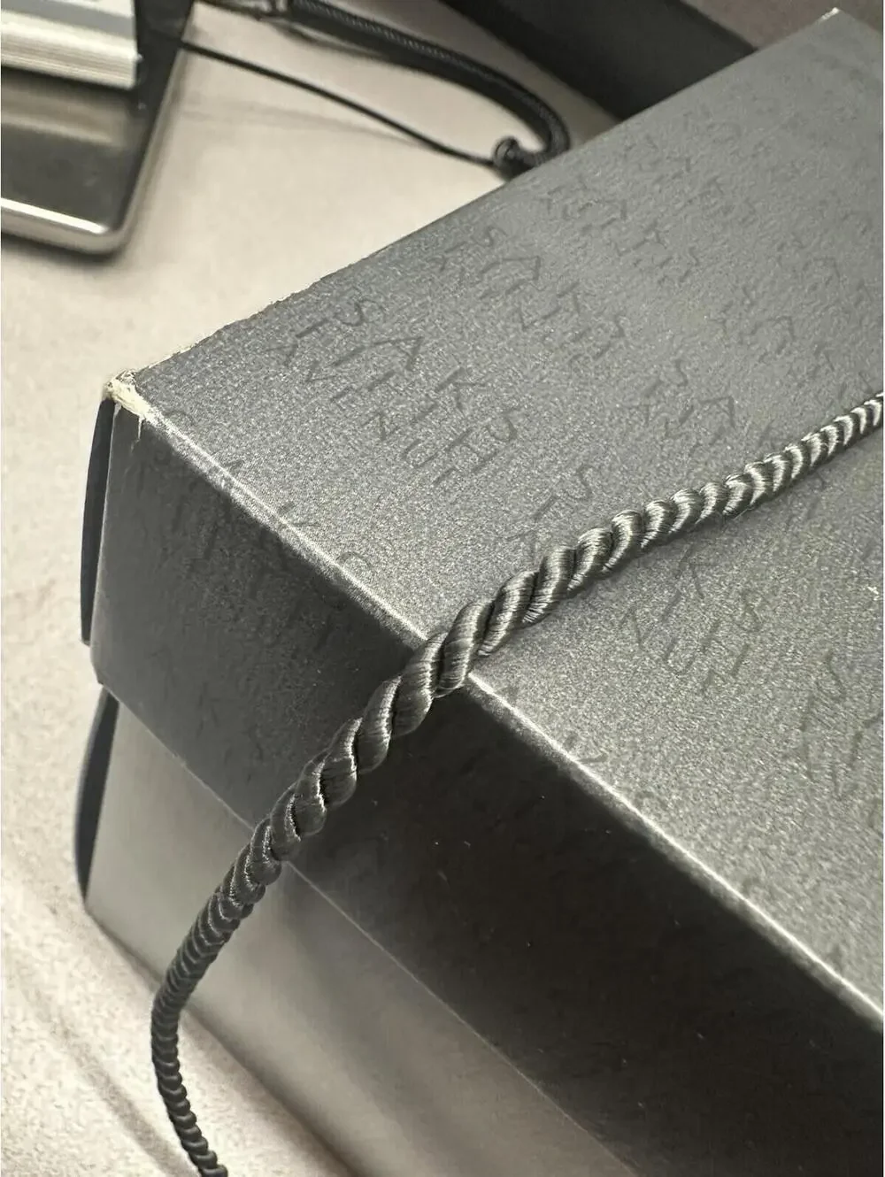 Saks Fifth Avenue Gift Box w/ Rope Handle Tissue 12 1/2